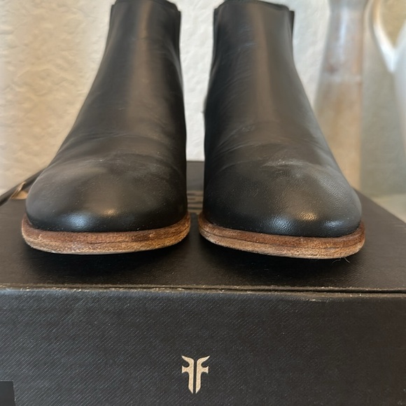 Frye Carson Chelsea booties Black Size 9 - Picture 7 of 12